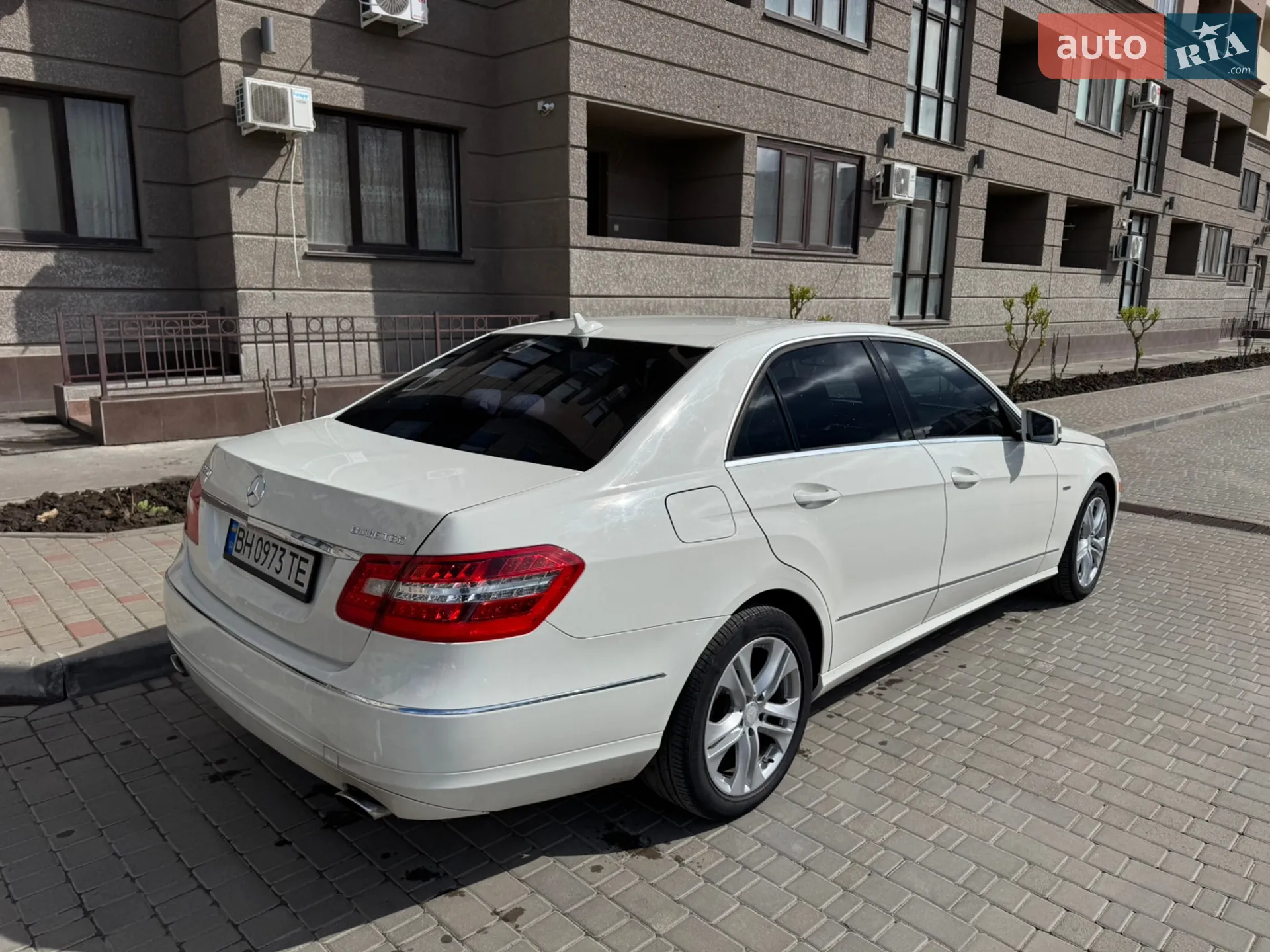 2010 Mercedes-Benz E-klasse - мініатюра 3