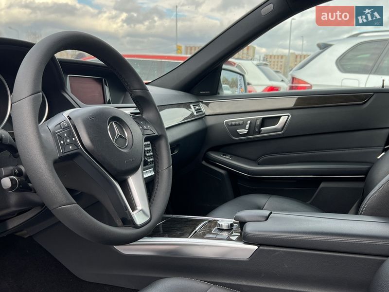Седан Mercedes-Benz E-Class 2013 в Львове