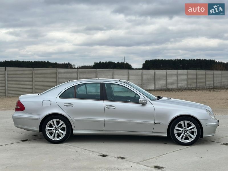 Седан Mercedes-Benz E-Class 2003 в Костополе