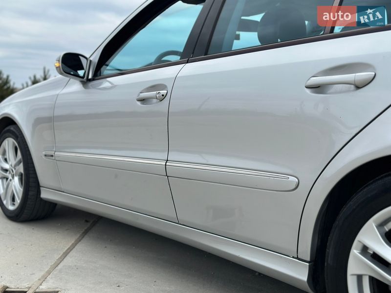 Седан Mercedes-Benz E-Class 2003 в Костополе