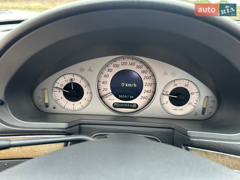 Седан Mercedes-Benz E-Class 2003 в Костополе