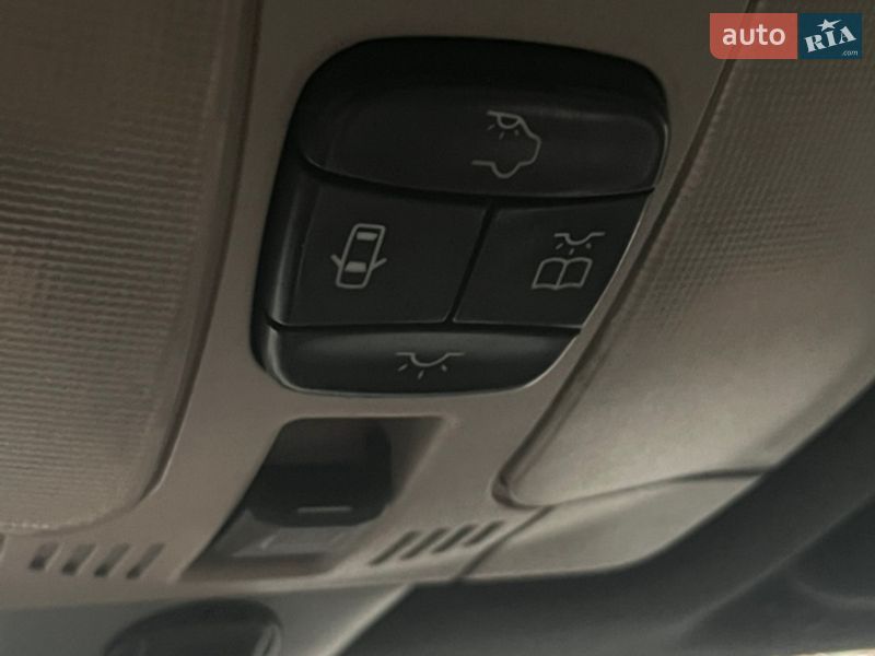 Седан Mercedes-Benz E-Class 2000 в Хмельницком