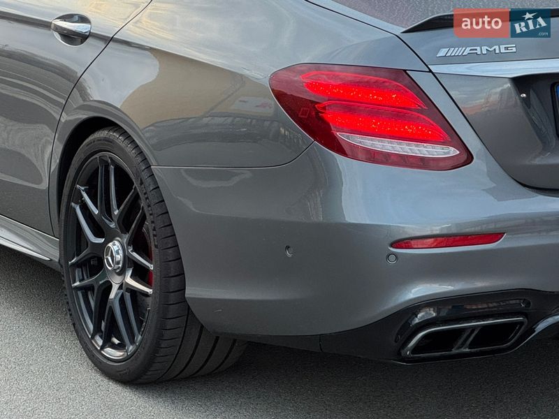 Седан Mercedes-Benz E-Class 2017 в Киеве