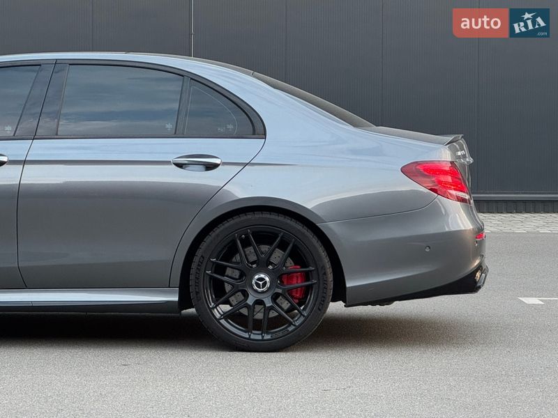 Седан Mercedes-Benz E-Class 2017 в Киеве