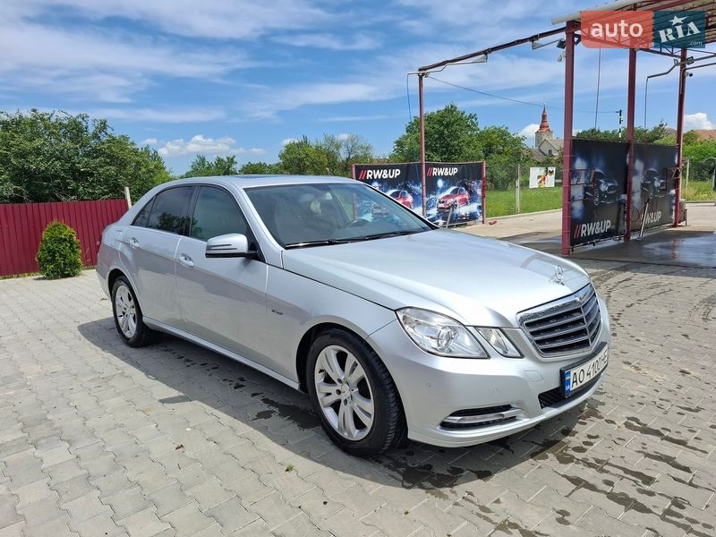 Седан Mercedes-Benz E-Class 2012 в Виноградове