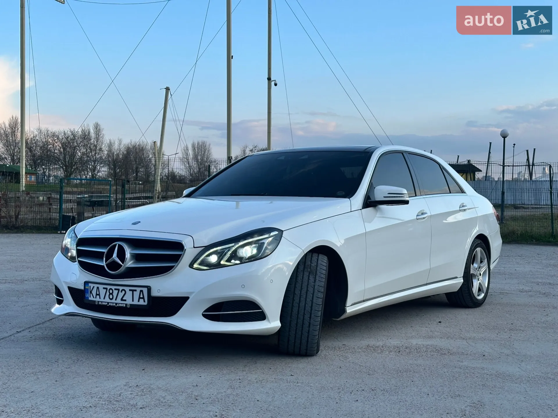 Mercedes-Benz E Class 2014 VIN WDDHF8CB6EA892677 фото оголошення 2 з 5