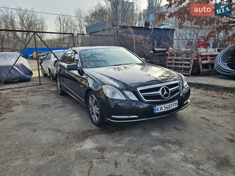 Седан Mercedes-Benz E-Class 2012 в Києві