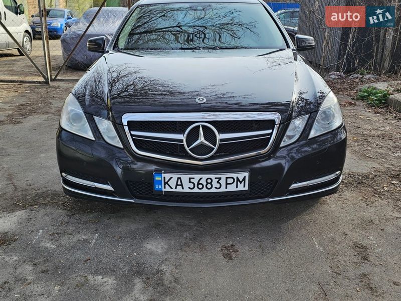 Седан Mercedes-Benz E-Class 2012 в Києві