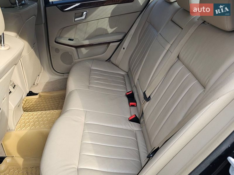 Седан Mercedes-Benz E-Class 2012 в Києві