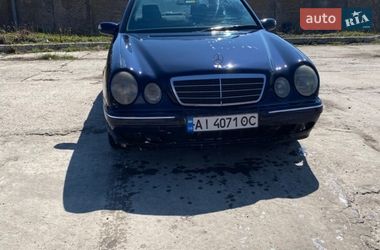 Седан Mercedes-Benz E-Class 2000 в Прилуках