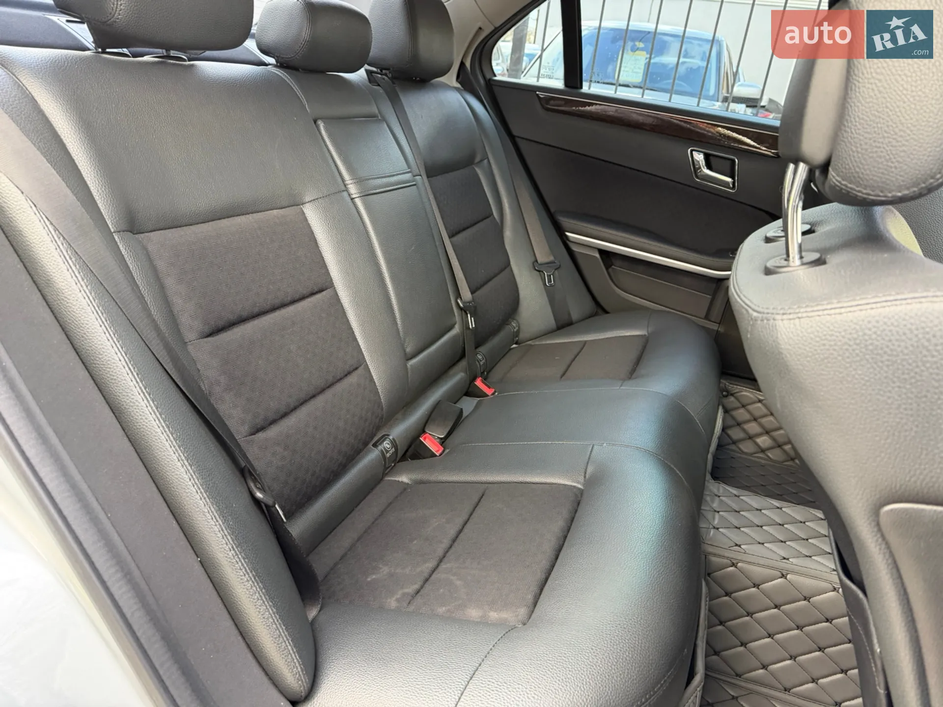 2010 Mercedes-Benz E-klasse - мініатюра 13