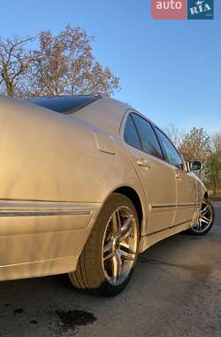 Седан Mercedes-Benz E-Class 2002 в Первомайске