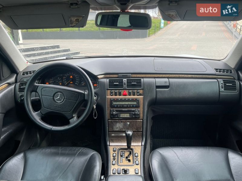 Седан Mercedes-Benz E-Class 1999 в Тернополе