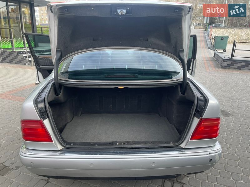 Седан Mercedes-Benz E-Class 1999 в Тернополе