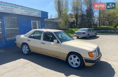 Седан Mercedes-Benz E-Class 1987 в Кривом Роге