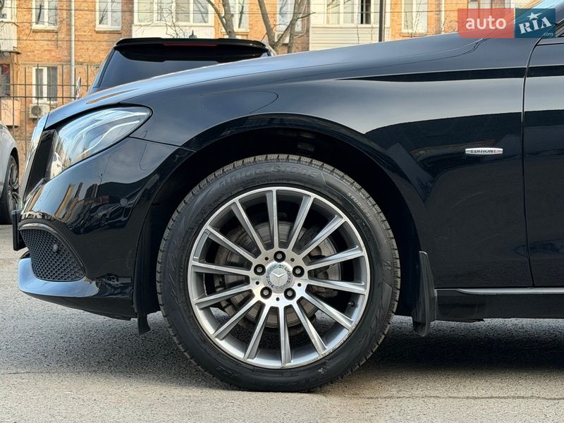 Седан Mercedes-Benz E-Class 2016 в Киеве