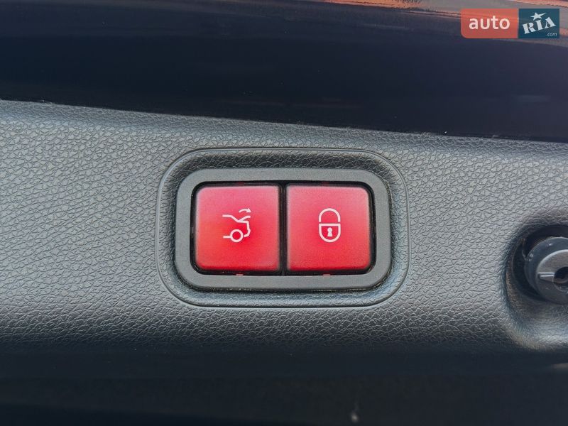 Седан Mercedes-Benz E-Class 2016 в Киеве