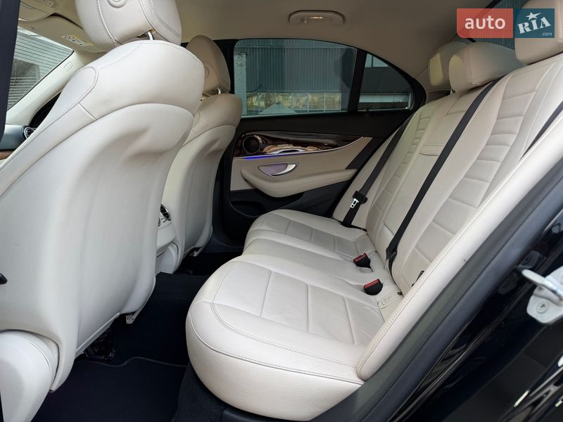 Седан Mercedes-Benz E-Class 2016 в Киеве