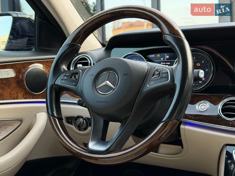 Седан Mercedes-Benz E-Class 2016 в Киеве