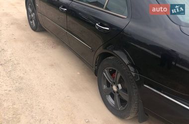 Седан Mercedes-Benz E-Class 2004 в Львове
