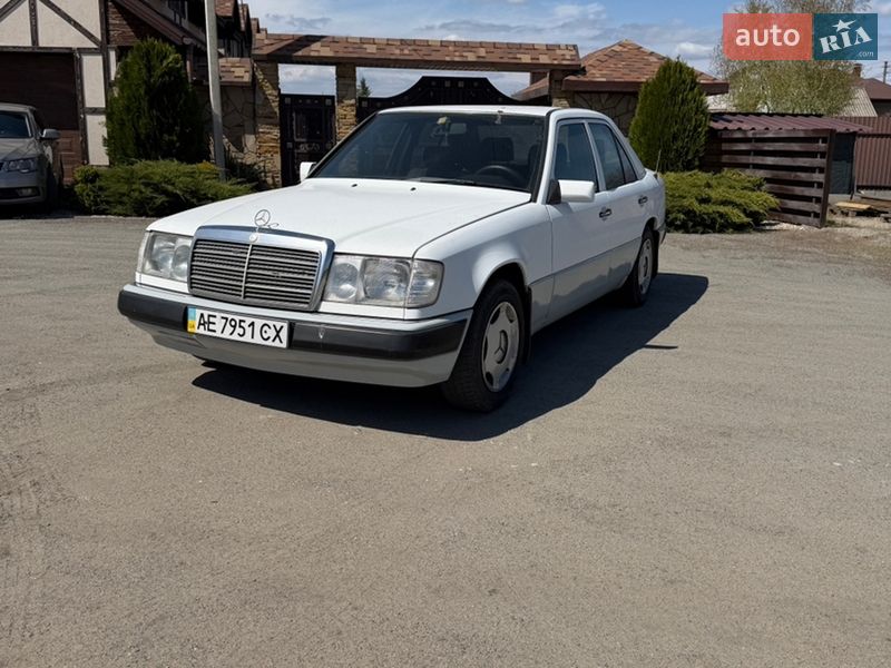 Mercedes-Benz E-Class 1990