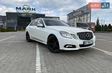 Седан Mercedes-Benz E-Class 2010 в Львове