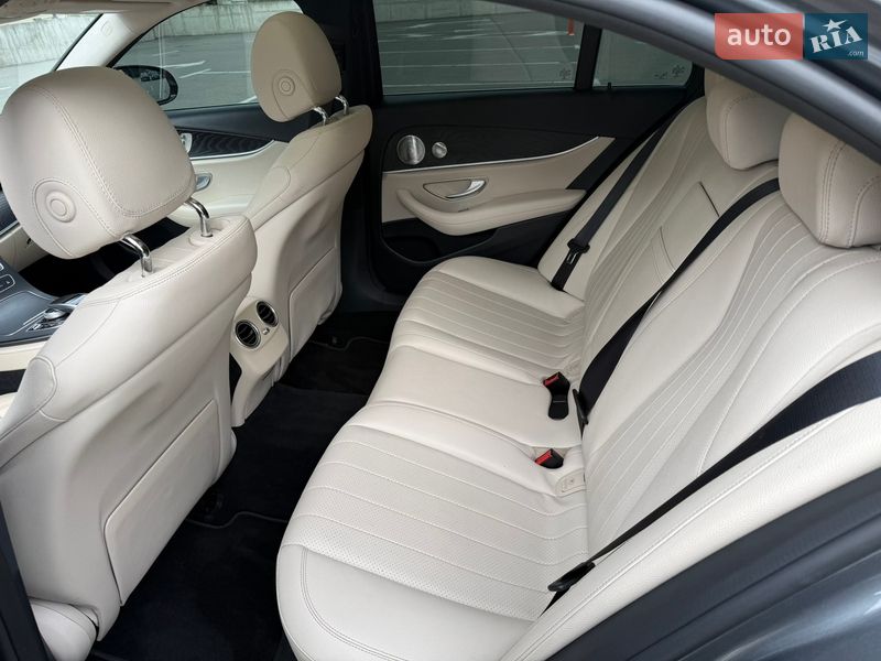 Седан Mercedes-Benz E-Class 2019 в Киеве