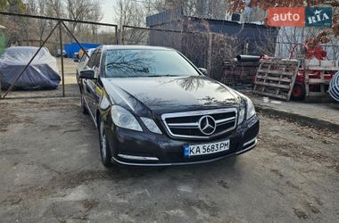 Седан Mercedes-Benz E-Class 2012 в Києві