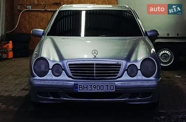 Седан Mercedes-Benz E-Class 2001 в Чернівцях