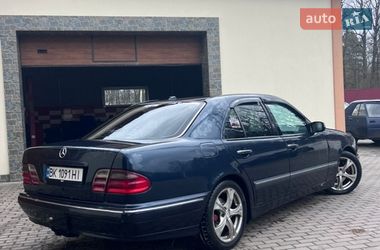 Седан Mercedes-Benz E-Class 2001 в Владимирце