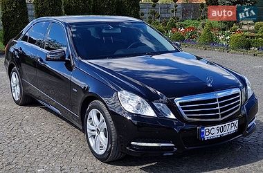 Седан Mercedes-Benz E-Class 2011 в Жовкві