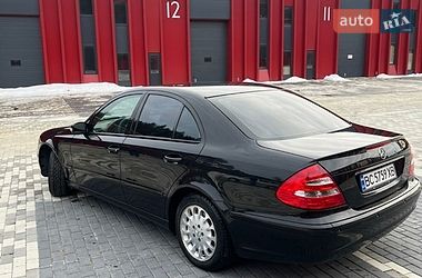 Седан Mercedes-Benz E-Class 2004 в Львове