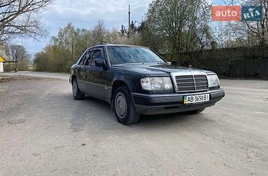 Седан Mercedes-Benz E-Class 1990 в Немирове