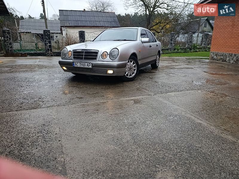 Mercedes-Benz E-Class 1996