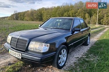 Седан Mercedes-Benz E-Class 1993 в Вінниці