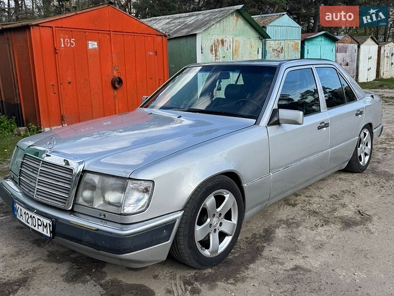 Mercedes-Benz E-Class 1992