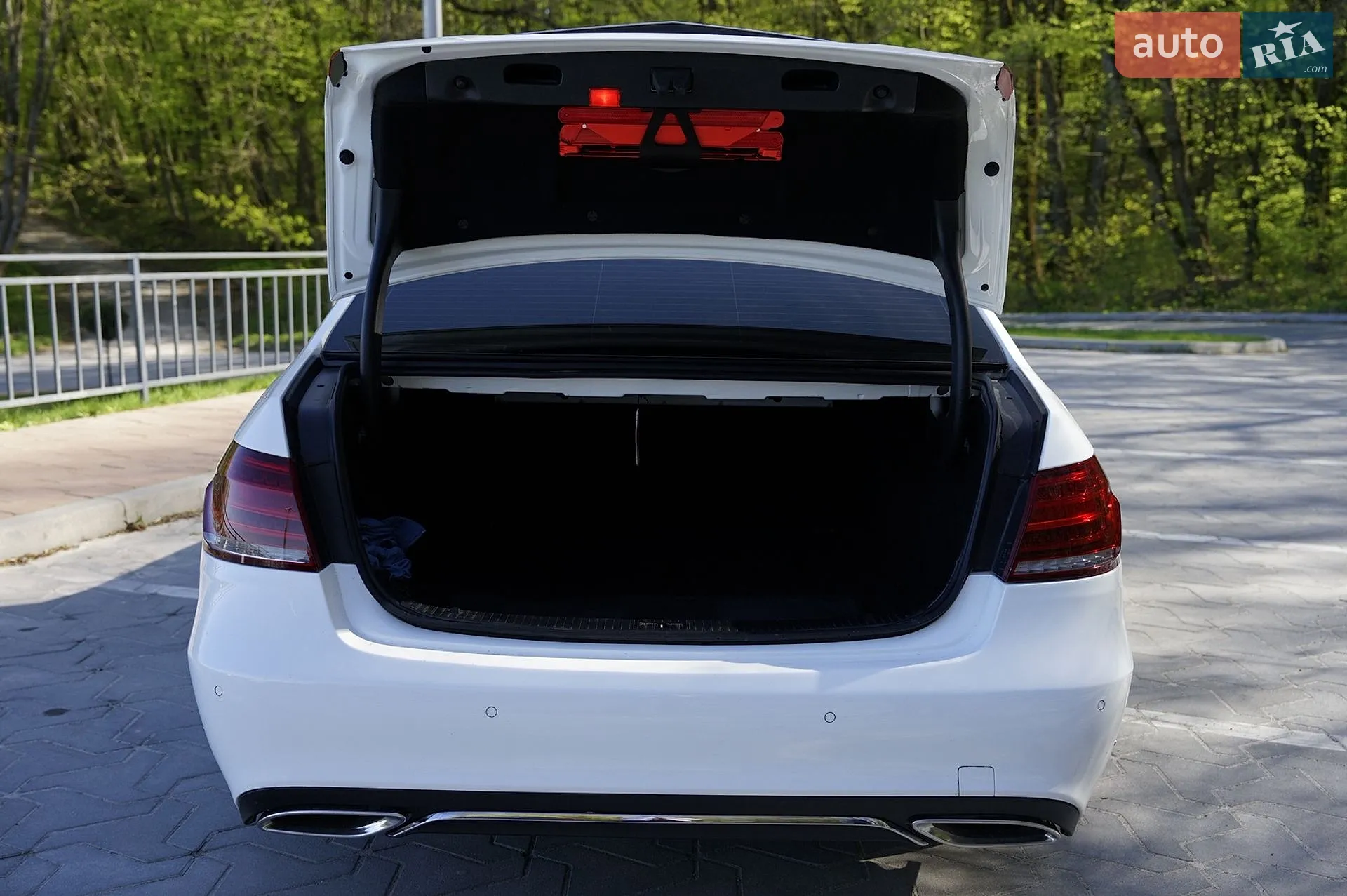2013 Mercedes-Benz E-klasse - мініатюра 19
