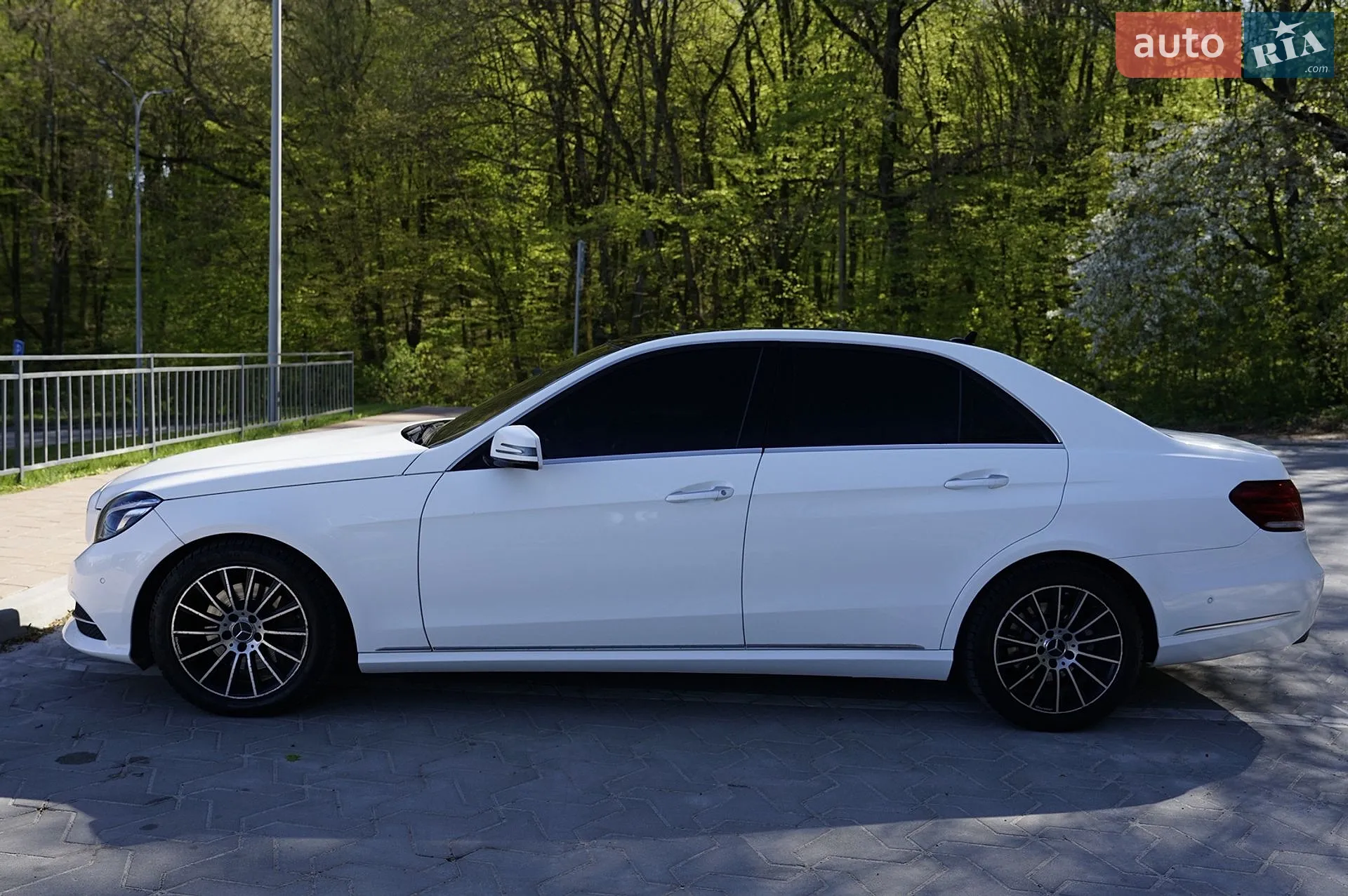 2013 Mercedes-Benz E-klasse - мініатюра 12