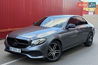 Седан Mercedes-Benz E-Class 2016 в Киеве