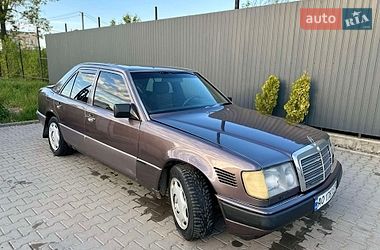 Седан Mercedes-Benz E-Class 1989 в Виноградові