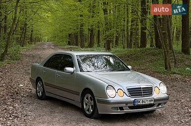 Седан Mercedes-Benz E-Class 2000 в Львові