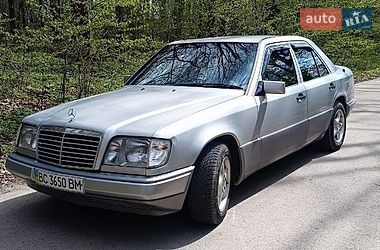 Седан Mercedes-Benz E-Class 1994 в Львове