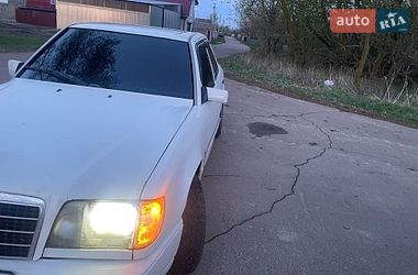 Седан Mercedes-Benz E-Class 1991 в Козельце