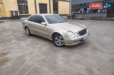 Седан Mercedes-Benz E-Class 2004 в Киеве