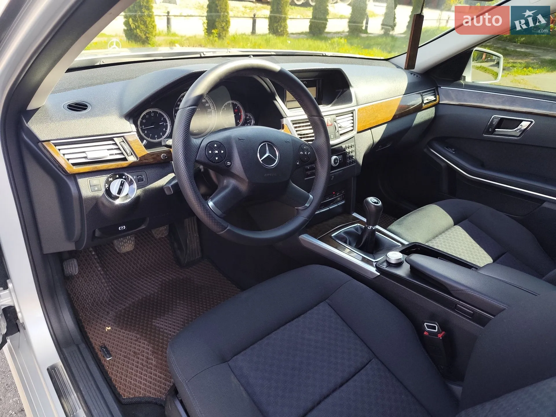 2010 Mercedes-Benz E-klasse - мініатюра 17