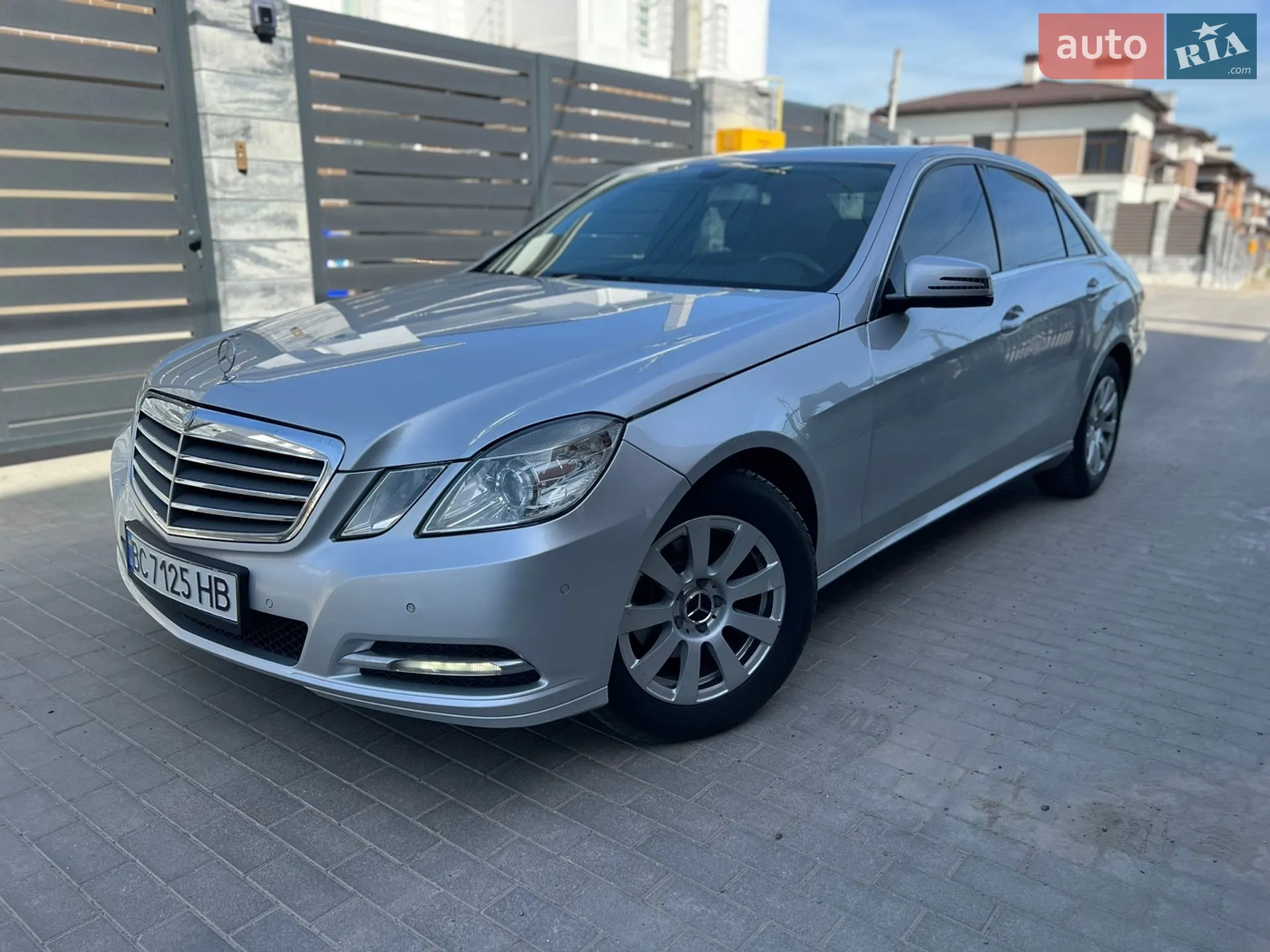 2013 Mercedes-Benz E-klasse - мініатюра 30