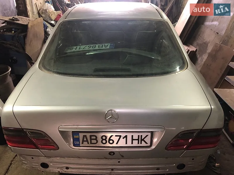 Mercedes-Benz E-Class 2000