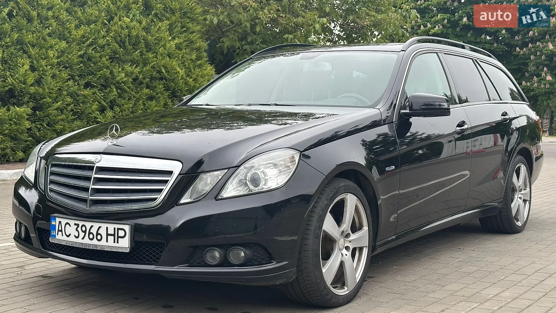 2011 Mercedes-Benz E-klasse - фото 1