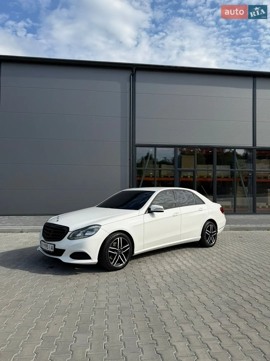2013 Mercedes-Benz E-klasse - мініатюра 13
