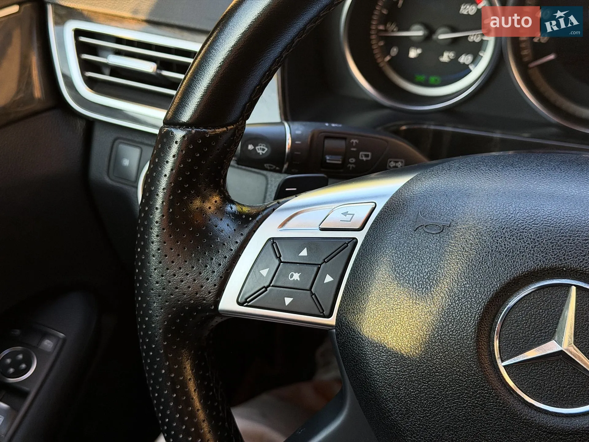 2013 Mercedes-Benz E-klasse - мініатюра 17